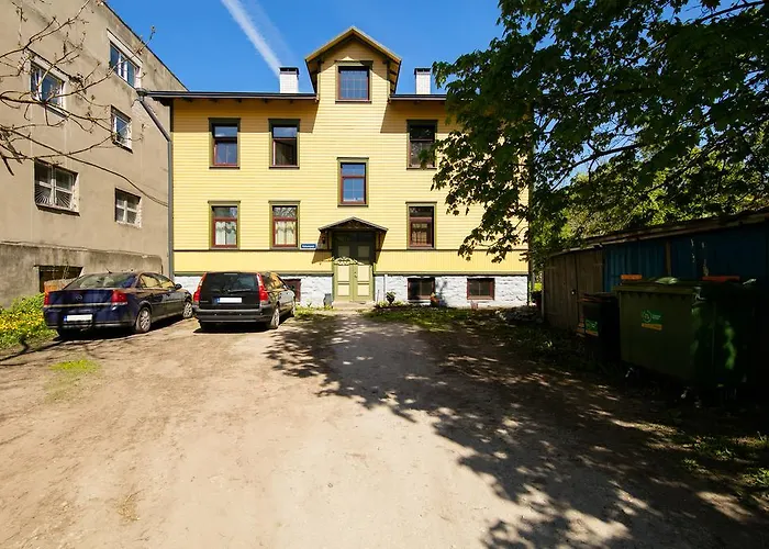 Small In Sikupilli Ταλίν